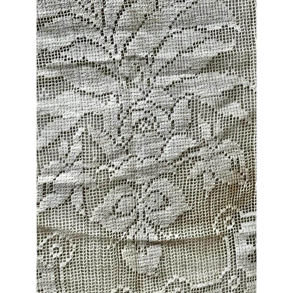 Lace Table Runner 39.5x14.5 Floral & Geometric Pattern Creamy Beige VTG Wedding